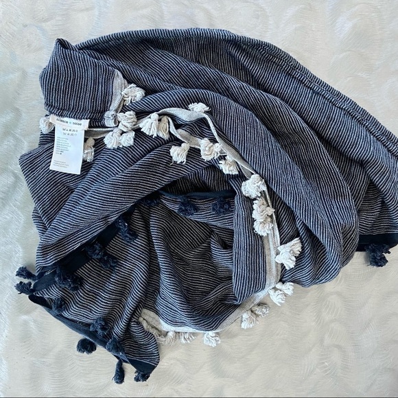 URBAN OUTFITTERS Moroccan Stripe Tassel Eternity Scarf - Picture 3 of 7